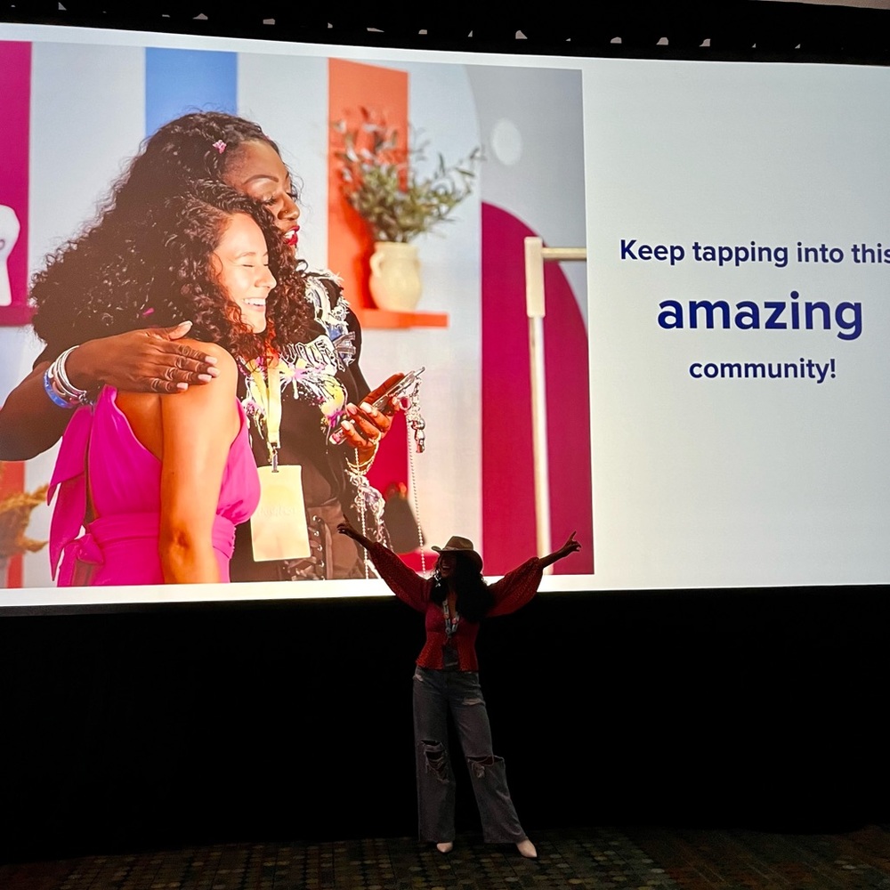 𝗛𝗲𝘆 𝗜’𝗺 𝗞𝗲𝗻𝘇𝗶𝗲 🙋🏽‍♀️ 𝗝𝗼𝗶𝗻 𝗺𝘆 𝗟𝗜𝗩𝗘 𝘀𝗵𝗼𝘄𝘀 𝘄𝗲𝗲𝗸𝗱𝗮𝘆𝘀 𝗮𝘁 𝟳𝗮𝗺 𝗖𝗧!🌞 - Picture 12 of 16